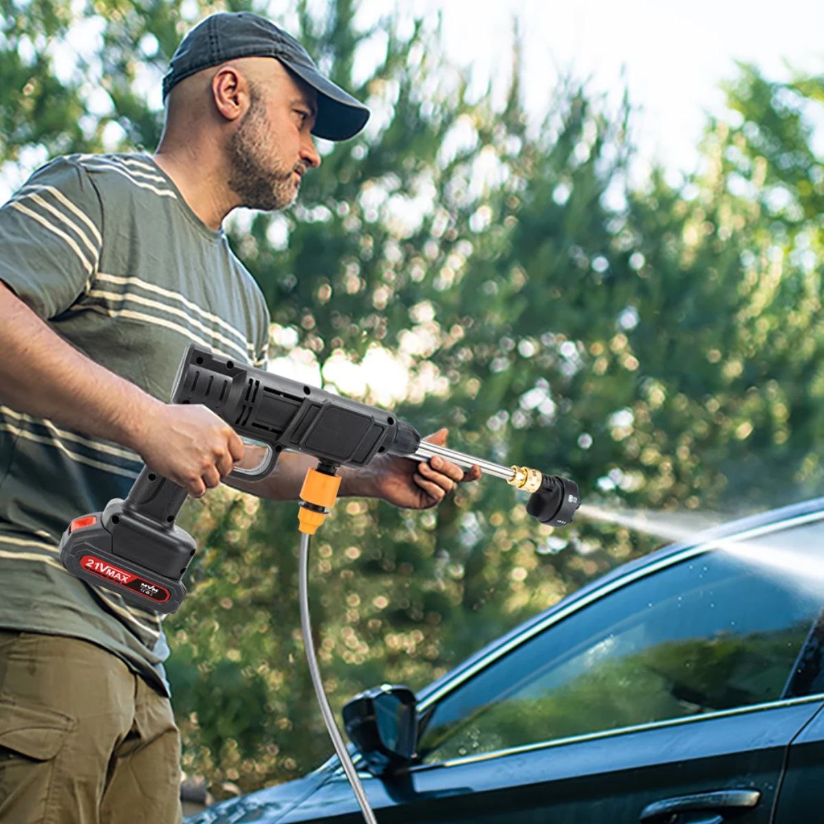 غاسل سيارة محمول قابل للشحن