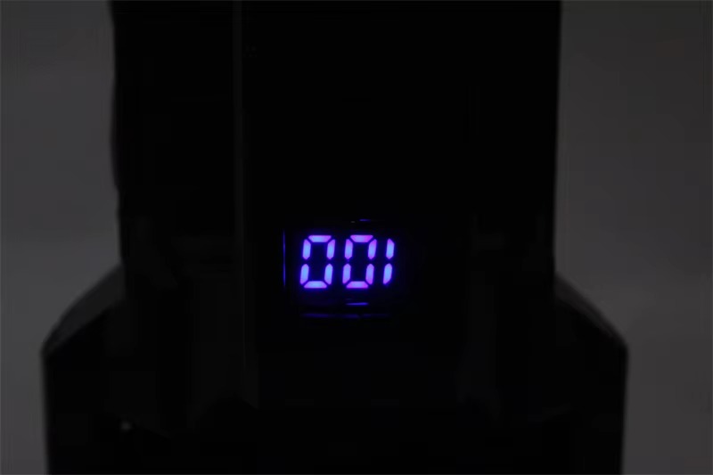 كشاف يدوي بالطاقة الشمسية متعدد الاستخدامات